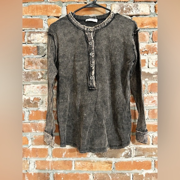 Zenana Washed Out Button-Up Long Sleeve Waffle Knit Tops Size Small - Picture 7 of 15